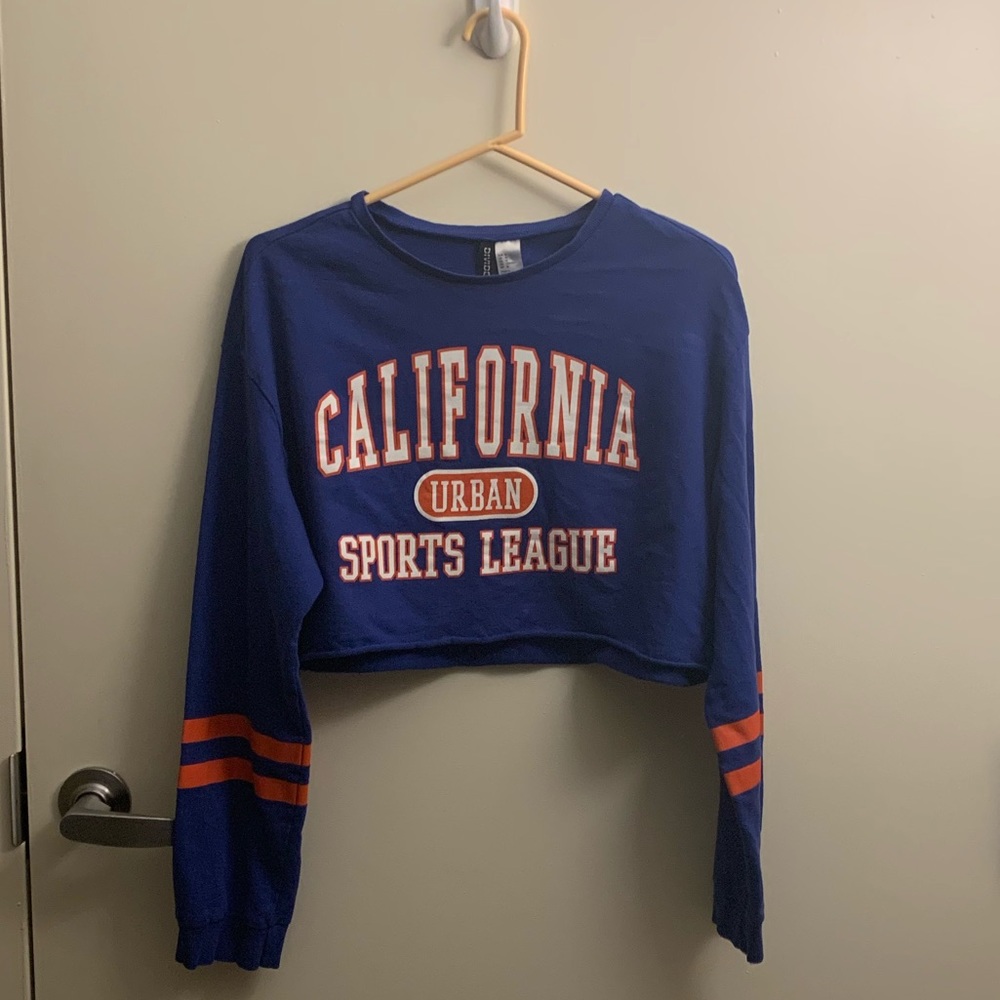 H&M Graphic Cropped Shirt